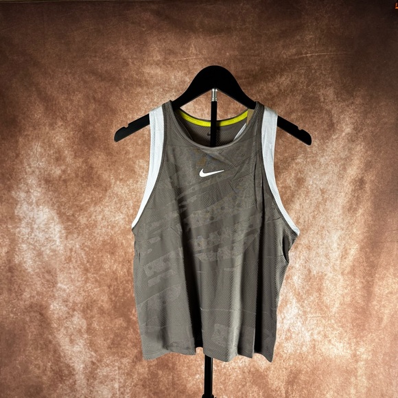 Nike Tops - Nike Court Slam Dri-FIT Tennis Tank NWT Women’s L Gray Athleisure Top